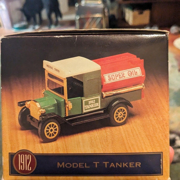 Classic Trucks 1910-1918 Toys - Picture 9 of 13